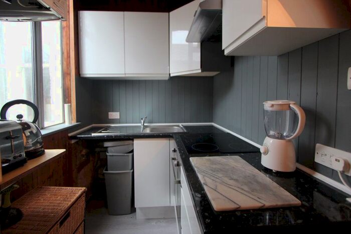 1 Bedroom Flat To Rent In St Paul`S Avenue, Willesden Green, NW2