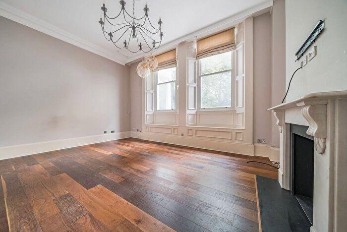 3 Bedroom Flat To Rent In Courtfield Gardens, South Kensington, London, SW5