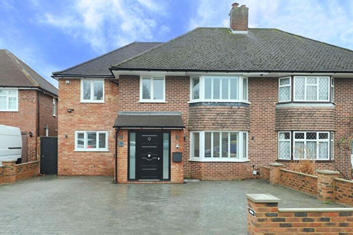 5 Bedroom Semi Detached House For Sale In Kent Gardens, Ruislip, HA4