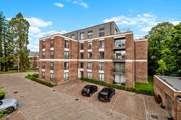 3 Bedroom Flat For Sale In Flat -, Eastwoodhill Grove, Giffnock, G46