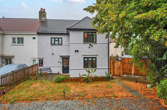 4 Bedroom Flat For Sale In Fairfield Grove, Charlton, London, SE7