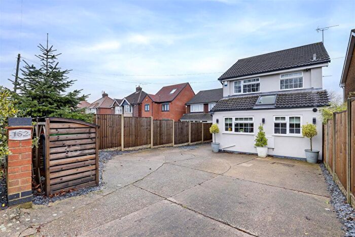 3 Bedroom Semi-Detached House For Sale In Annesley Road, Hucknall, Nottinghamshire, NG15