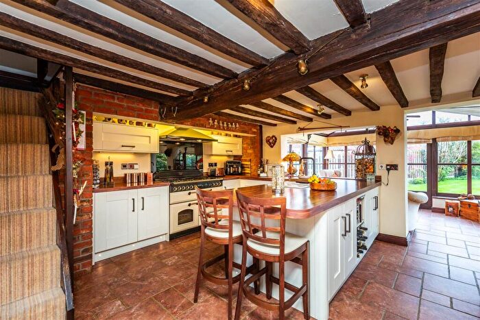 3 Bedroom Detached House For Sale In High Street, East Ferry, DN21