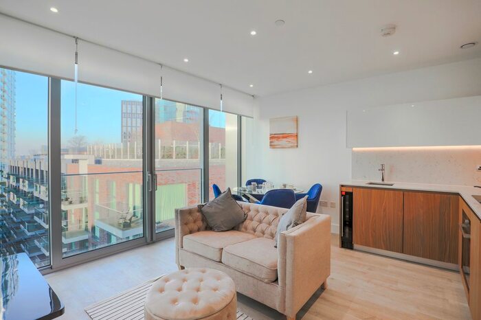 Studio To Rent In Neroli House, Piazza Walk, London, E1