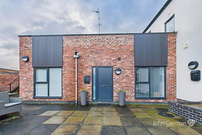 2 Bedroom Flat For Sale In Station Road, Hatton, DE65