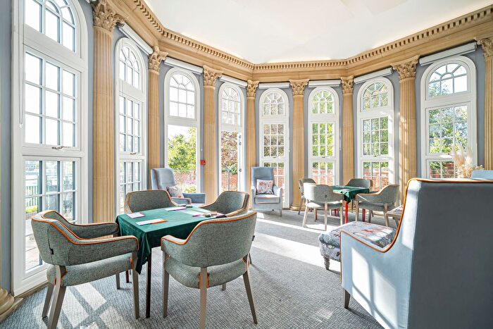 1 Bedroom Flat To Rent In Avon, Thamesfield Village, Henley-On-Thames, RG9