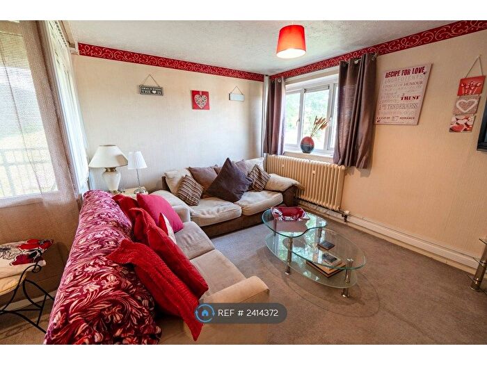 2 Bedroom Maisonette To Rent In Blackstock Road, Sheffield, S14