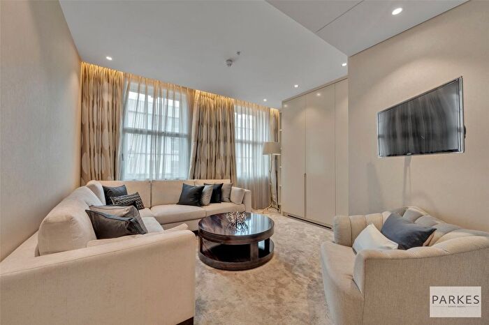 3 Bedroom Flat To Rent In Baker Street, London, W1U
