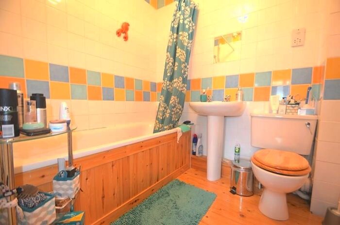 1 Bedroom Maisonette To Rent In Beech Avenue, Ruislip, HA4