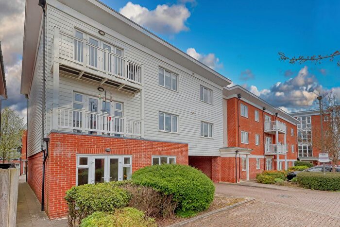 1 Bedroom Flat For Sale In Chenille Drive, High Wycombe, HP11