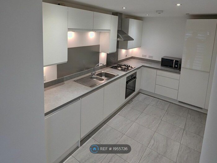 2 Bedroom Terraced House To Rent In Lostock Street, Manchester, M40