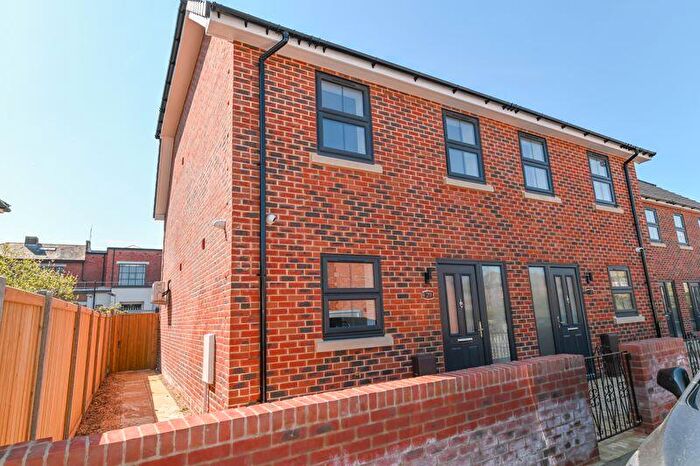 3 Bedroom Terraced House To Rent In Carpenter Close, Southsea, PO4