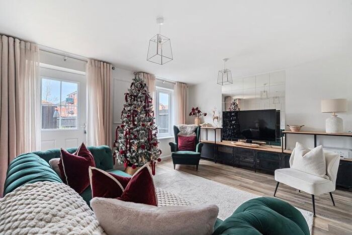 3 Bedroom Terraced House For Sale In Eamer Crescent, Wokingham, Berkshire, RG41