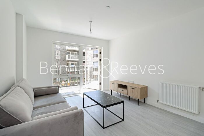 1 Bedroom Flat To Rent In Donovan Way, Harrow, HA1