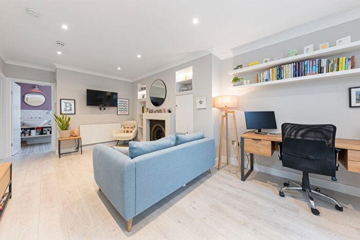 2 Bedroom Flat To Rent In Bermondsey Street, London, SE1