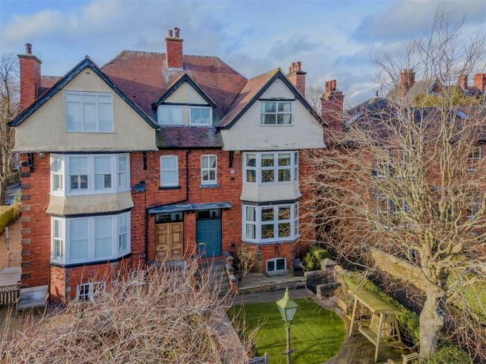 6 Bedroom Semi-detached House For Sale In Spencer Avenue, Leek, Staffordshire, ST13