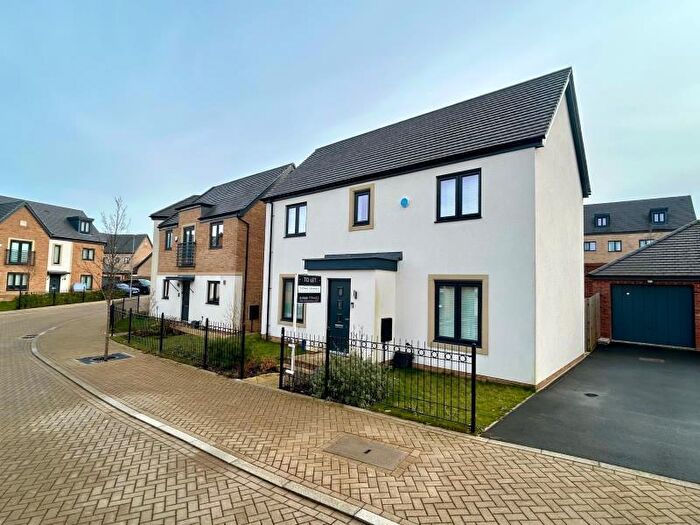 3 Bedroom Detached House To Rent In Penard Crescent, Kingsmead, MK4