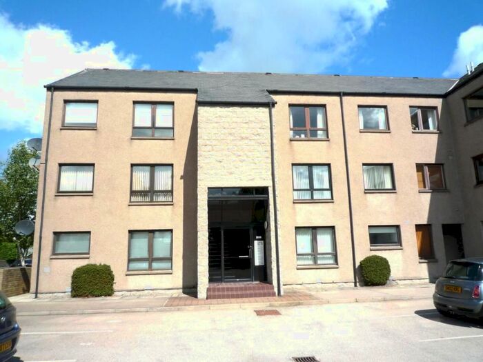 2 Bedroom Flat To Rent In Cromwell Court, Aberdeen, AB15