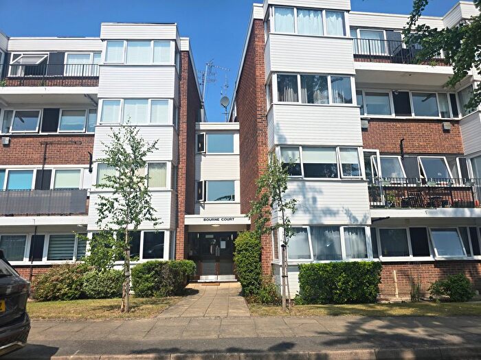 2 Bedroom Property To Rent In New Wanstead, London, E11