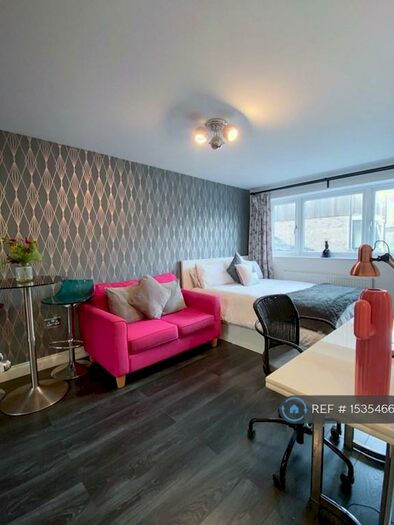 Studio To Rent In Rosehip Road, Cambridge, CB4