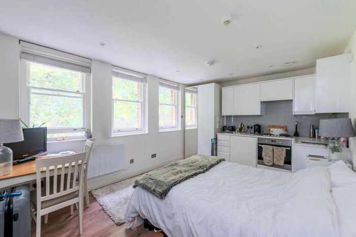 Flat To Rent In Vincent Square, Westminster, SW1P