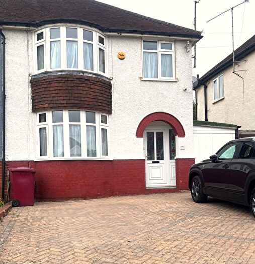 3 Bedroom Semi-Detached House To Rent In Park Lane, Tilehurst, RG31