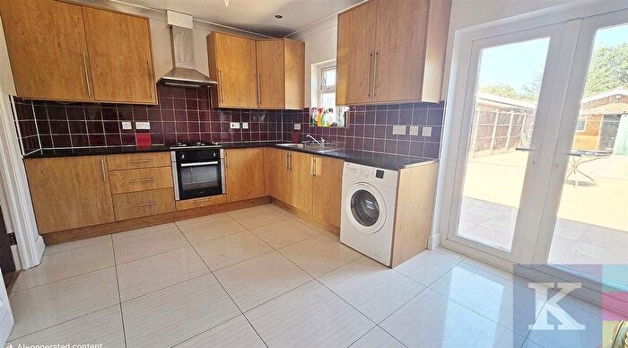 3 Bedroom Semi-Detached House To Rent In Carlyon Road, Hayes, UB4