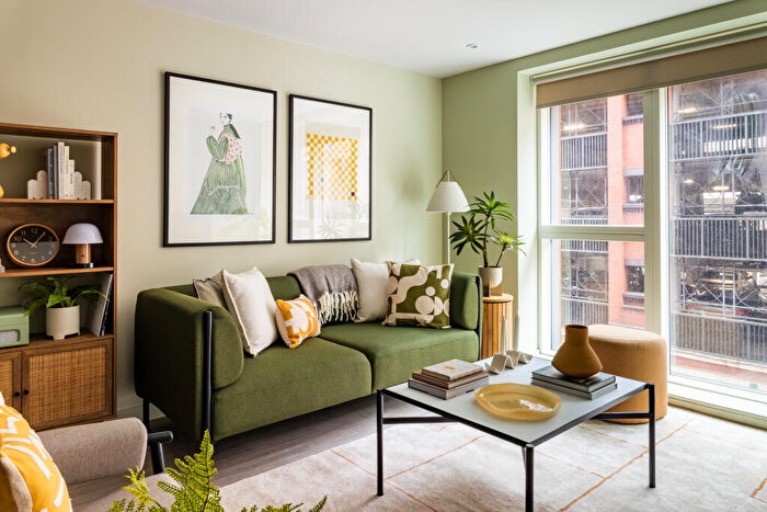 2 Bedroom Apartment To Rent In Candleriggs, Trongate, Glasgow, G1