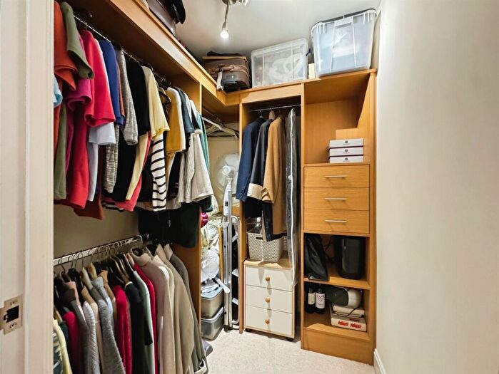 1 Bedroom Flat For Sale In Ilex Close, Llanishen, Cardiff, CF14