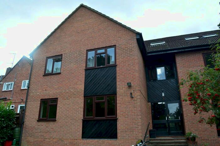 1 Bedroom Flat To Rent In Windsor Drive, Hertford, Hertfordshire, SG14