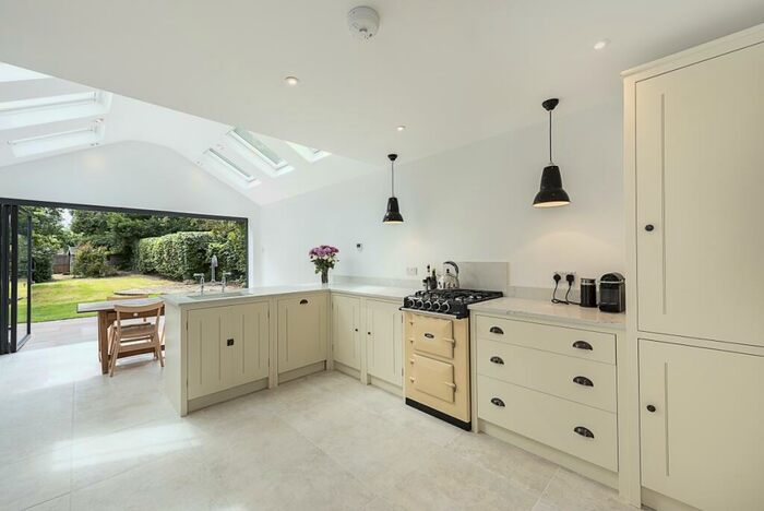 3 Bedroom Cottage To Rent In West Common Harpenden, AL5