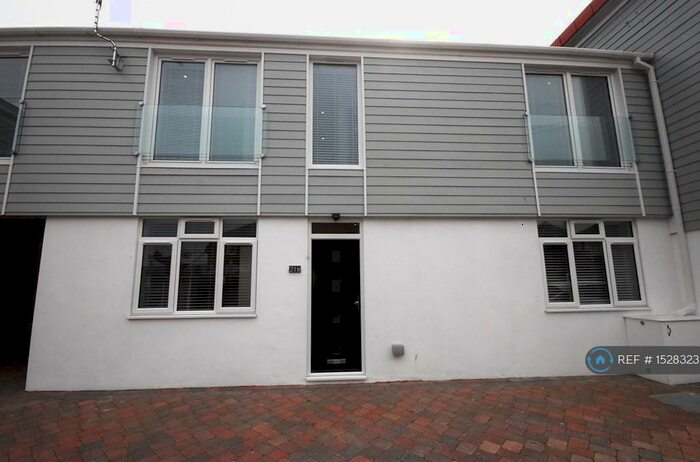 2 Bedroom Terraced House To Rent In Manifold Road, Eastbourne, BN22
