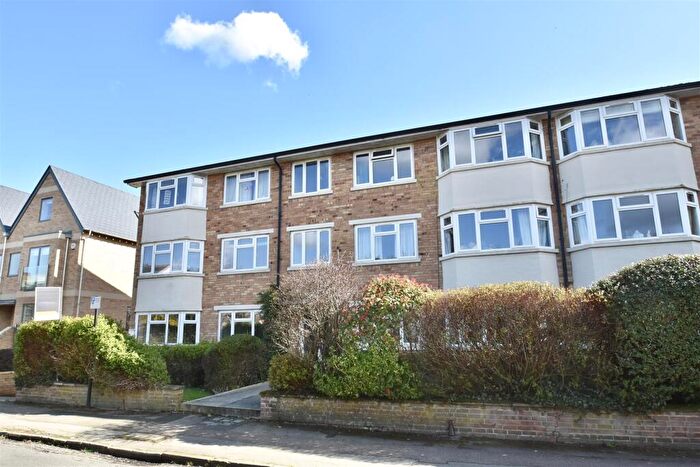 2 Bedroom Apartment To Rent In Water Eaton Road, Oxford, OX2