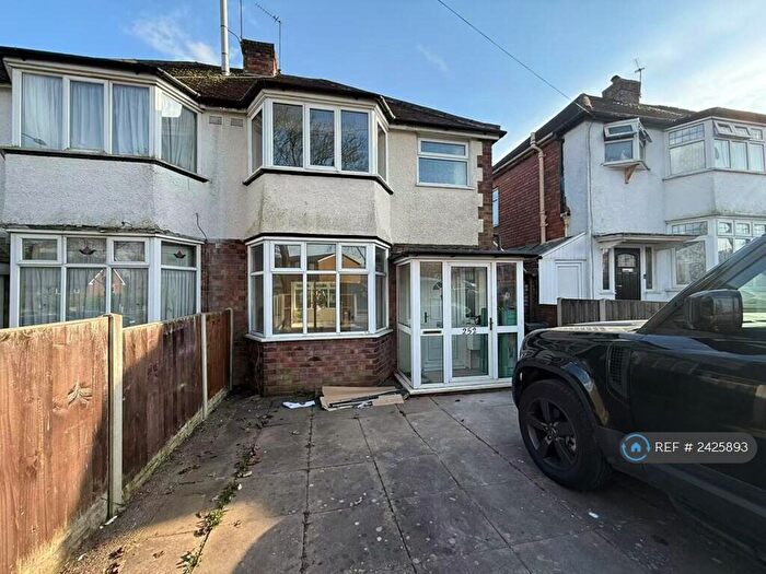 3 Bedroom Semi-Detached House To Rent In Ridgacre Road, Quinton, Birmingham, B32