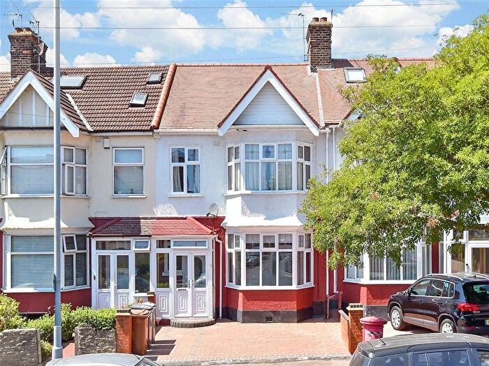 3 Bedroom Terraced House For Sale In Old Church Road, Chingford, E4
