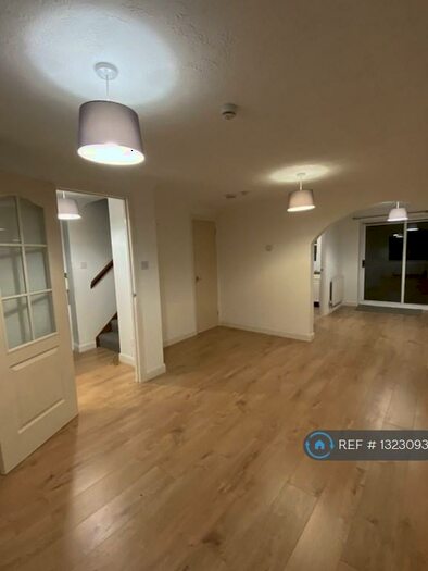 3 Bedroom Semi-Detached House To Rent In Orwell Close, Stone Cross, Pevensey, BN24