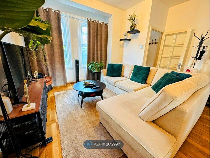 2 Bedroom Terraced House To Rent In Westbeech Road, London, N22