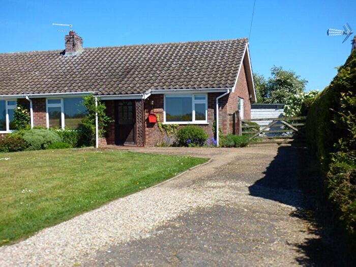 3 Bedroom Semi-Detached Bungalow For Sale In Colegate End Road, IP21