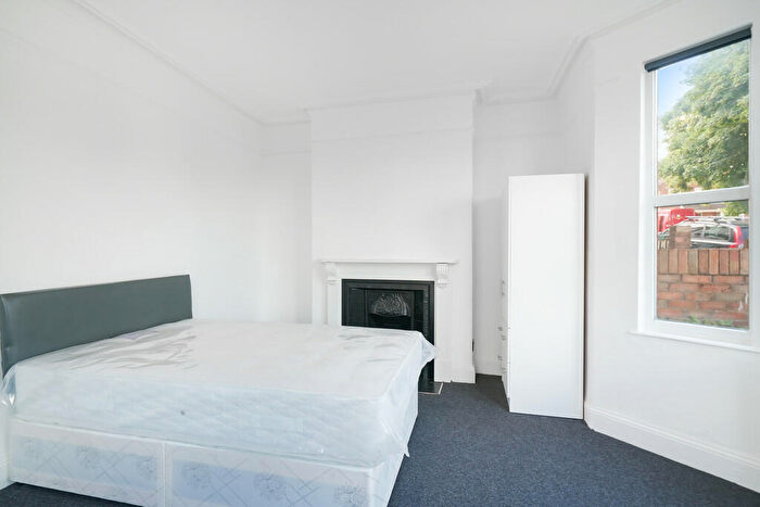 1 Bedroom End Of Terrace House To Rent In St. Pauls Road, Luton, LU1