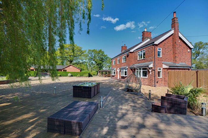 4 Bedroom Detached House For Sale In Equestrian Residence On Pools Lane In Smallwood, Cheshire, CW11