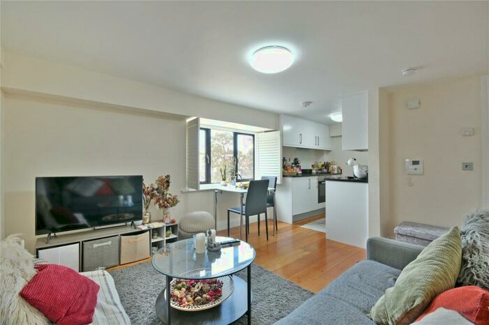 1 Bedroom Flat To Rent In High Road, Dollis Hill, NW10