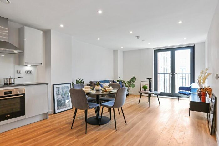 1 Bedroom Flat To Rent In Castle Park View, Castle Street, Bristol, BS2