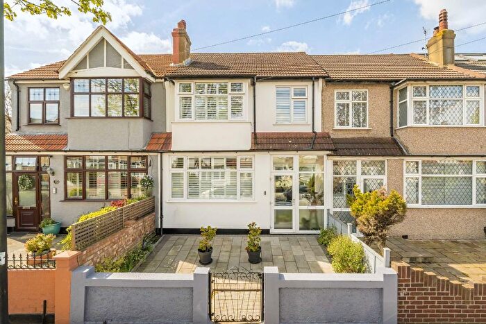 3 Bedroom Property For Sale In Farmhouse Road, Streatham, SW16