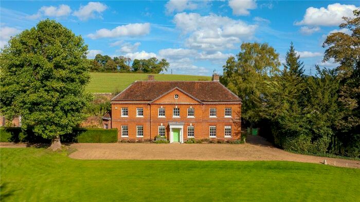 6 Bedroom Detached House For Sale In Lynch House, The Lynch, Kensworth, Bedfordshire, LU6