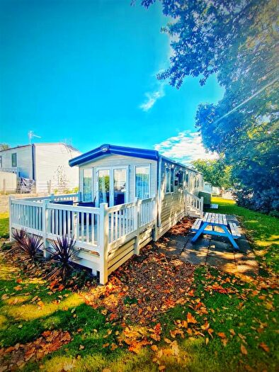 3 Bedroom Park Home For Sale In Shorefield Road, Shorefield Country Park, Downton, SO41