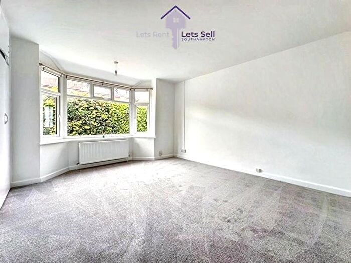 4 Bedroom Bungalow To Rent In Hamble, Southampton, Hampshire, SO31