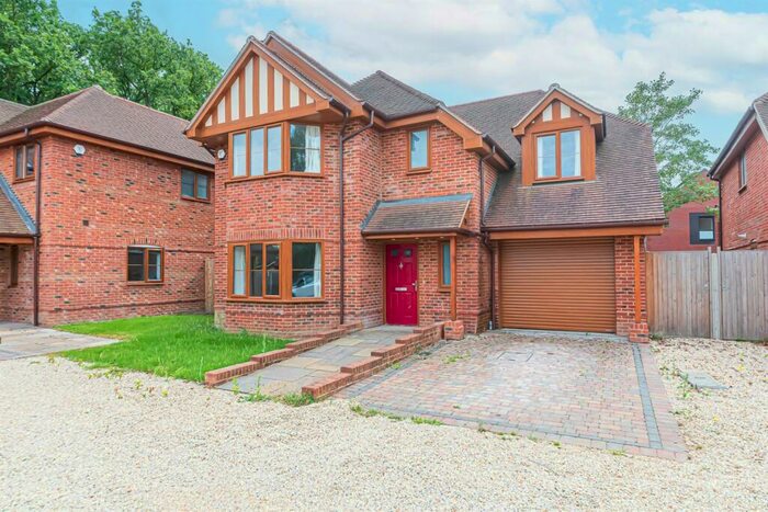 4 Bedroom Detached House To Rent In Mayfields, Sindlesham, RG41