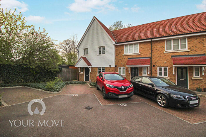 3 Bedroom End Of Terrace House To Rent In Hardy Avenue, Dartford, Kent, DA1