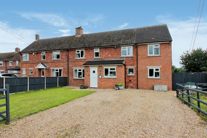 4 Bedroom Semi-Detached House For Sale In Church Lane, Brant Broughton, Lincoln, LN5