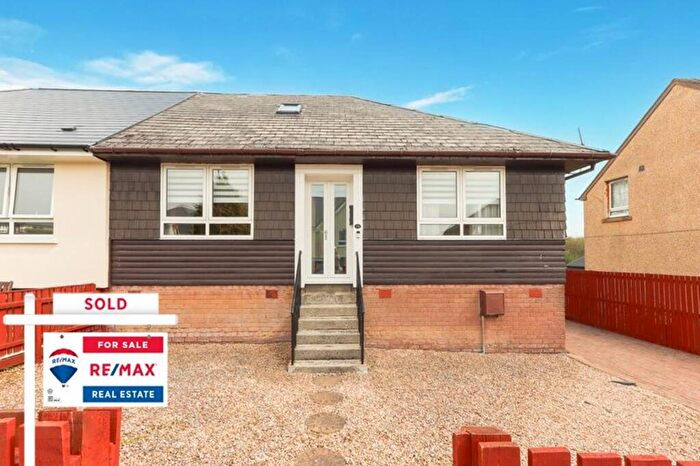3 Bedroom Semi-Detached House For Sale In Northfield Crescent, Longridge, EH47